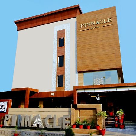 Pinnacle By Click Hotels, Lucknow Exterior foto