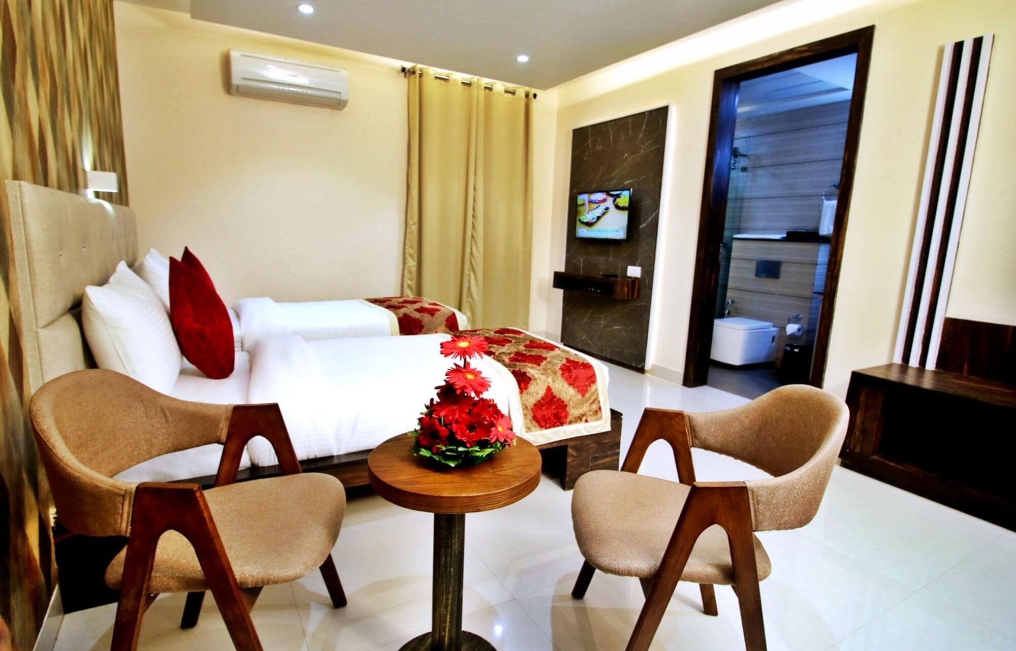 Pinnacle By Click Hotels, Lucknow Exterior foto