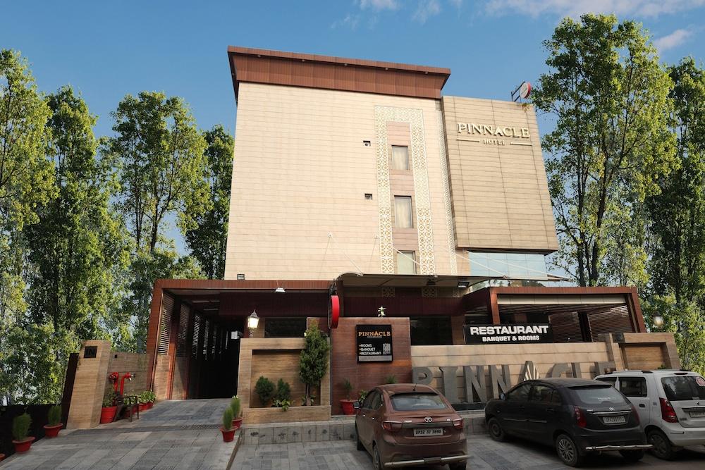 Pinnacle By Click Hotels, Lucknow Exterior foto