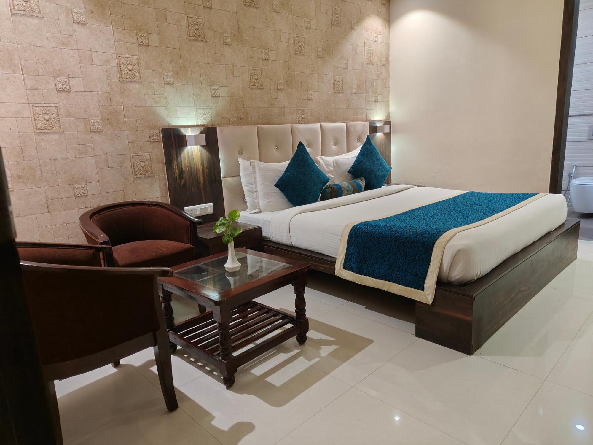 Pinnacle By Click Hotels, Lucknow Exterior foto