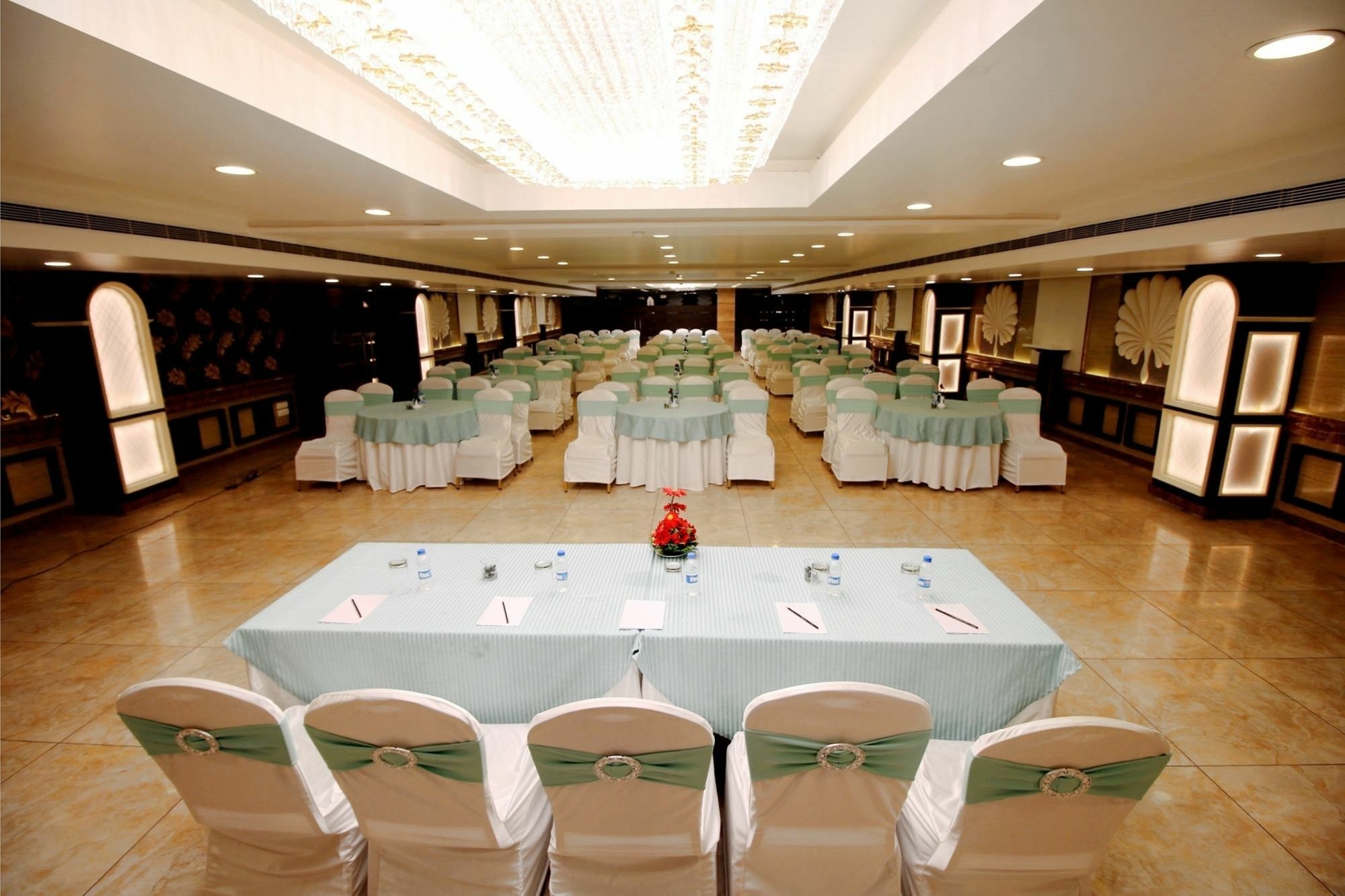 Pinnacle By Click Hotels, Lucknow Exterior foto