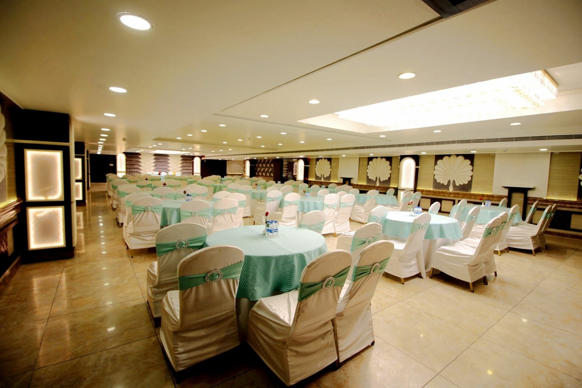 Pinnacle By Click Hotels, Lucknow Exterior foto